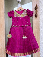 Load image into Gallery viewer, Pattu Lehenga- Berry
